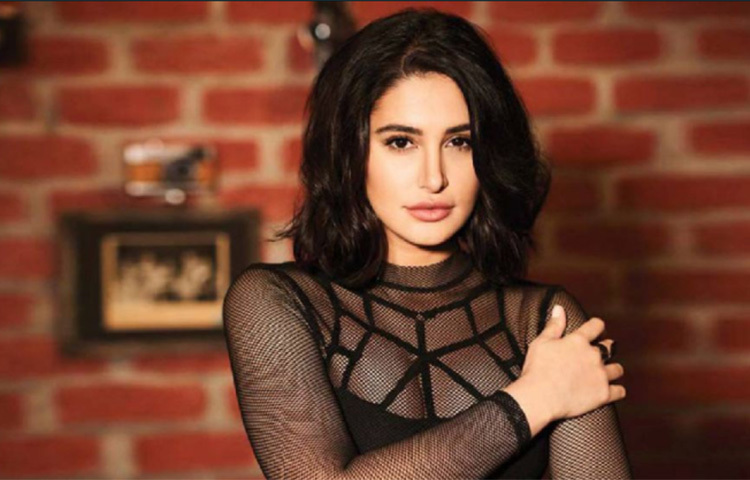 ভারতীয় ক্রিকেট দলের প্রাক্তন ক্যাপ্টেনের জীবন নির্ভর ওই ছবিতে নাম ভূমিকায় অভিনয় করেছিলেন ইমরান। নার্গিসকে দেখা গিয়েছিল তার বান্ধবীর চরিত্রে। ছবি: সংগৃহীত