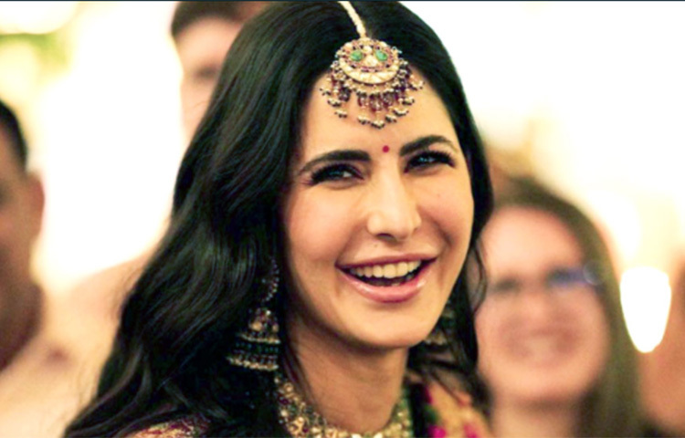 উপহারের তালিকা বলছে, ক্যাটরিনাকে সবচেয়ে দামি দুটি উপহার দিয়েছেন তার দুই প্রাক্তন প্রেমিকই। ছবি: সংগৃহীত