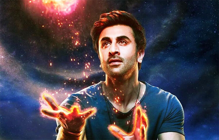 এই ছবিতে মুখ্য চরিত্রে অভিনয় করেছেন রণবীর কাপুর। এই ছবিতে কাজ করার জন্য পারিশ্রমিকও পেয়েছেন প্রচুর। সংবাদ সংস্থা সূত্র অনুযায়ী, এই ছবি থেকে প্রায় ২৫ থেকে ৩০ কোটি টাকা উপার্জন করেছেন রণবীর। ছবি: সংগৃহীত