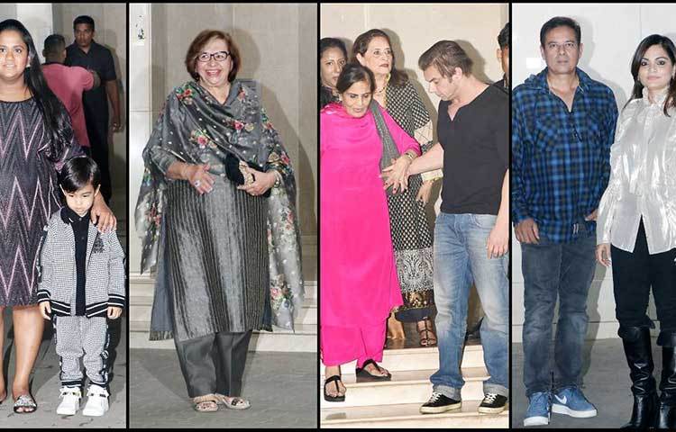 (বাঁদিক থেকে) ছেলে আহিলের সঙ্গে বোন অর্পিতা, সৎ মা হেলেন, মা সলমা খানের সঙ্গে সোহেল খান, বোন অলভিরা খান অগ্নিহোত্রী ও জামাই অতুল অগ্নিহোত্রী।