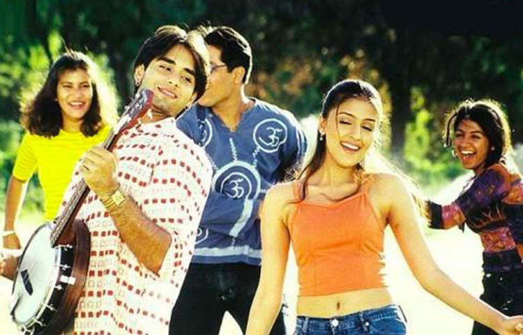 কম বাজেটের এই ছবি বক্স অফিসে সুপারহিট হয়। নদীম-শ্রবণের সুরে ছবির গানগুলিও দর্শক-শ্রোতাদের মন জয় করে নেয়।