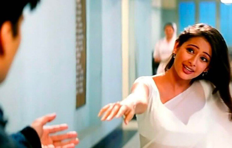 নবাগত ও প্রবীণ, দুধরনের কুশীলবদের নিয়ে তৈরি হয়েছিল ‘মহাব্বতে’। পরিচিতি পেলেও এই ছবি প্রীতিকে নায়িকা হিসেবে আলাদা কোনো মাইলেজ দেয়নি। বহু তারকাখচিত ছবির একটি মুখ হয়েই থেকে যান তিনি।