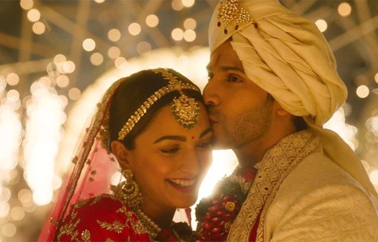 কিয়ারা আডবানী ও বরুণ ধাওয়ানকে দেখা যাবে রাজ মেহতার পারিবারিক ড্রামা কমেডি যুগ যুগ জিও ছবিতে। ছবি: সংগৃহীত