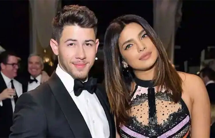 প্রিয়াঙ্কা চোপড়া-নিক জোনাস: নিক জোনাসের সঙ্গে প্রিয়াঙ্কার বয়সের ব্যবধান বেশি হলেও  দিব্যি সুখে রয়েছেন এই তারকা দম্পতি। ছবি: সংগৃহীত