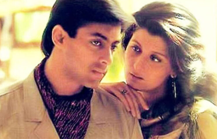 আশীর্বাদের দিন ঠিক হয় দুজনের। নিমন্ত্রণপত্র পর্যন্ত ছাপা হয়ে গিয়েছিল। তারপর বাগদানের অনুষ্ঠান বাতিল হয়। পরে সঙ্গীতার বিয়ে হয় ভারতের প্রাক্তন ক্রিকেট অধিনায়ক মুহম্মদ আজহারউদ্দিনের সঙ্গে। যদিও ২০১০ সালে তাদের বিবাহবিচ্ছেদ হয়। ছবি: সংগৃহীত