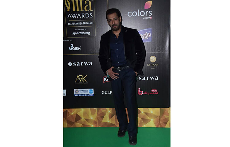 আইফার সবুজ কার্পেটে সালমান খান। ছবি: সংগৃহীত