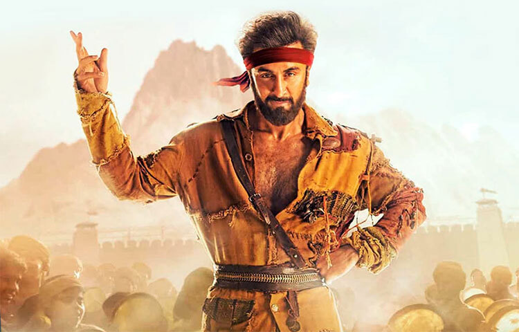 চলতি বছরের জুলাই মাসে মুক্তিপ্রাপ্ত ‘সমশেরা’ ছবিতে অভিনয় করেছিলেন রণবীর। সংবাদ সংস্থা সূত্রে জানা যায়, ‘সমশেরা’ থেকে ১৫ কোটি রুপি পারিশ্রমিক পেয়েছিলেন অভিনেতা। ছবি: সংগৃহীত