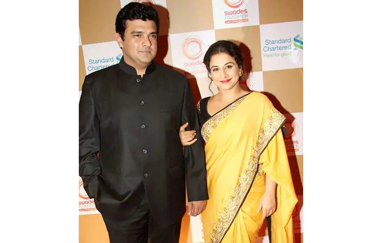 বিয়ের পর স্বামী সিদ্ধার্থ রয় কাপুরের সঙ্গে ক্যারিবিয়ান দ্বীপে মধুচন্দ্রিমা কাটানোর জন্য পাড়ি দেন বিদ্যা বালান।