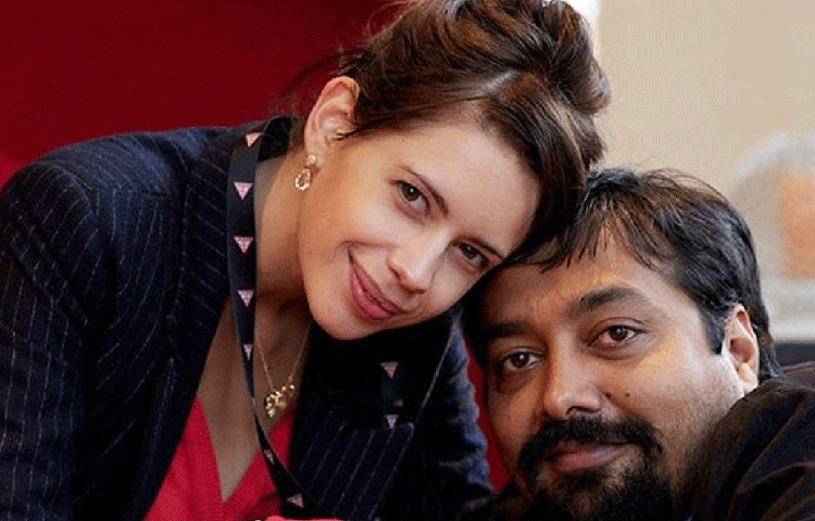 ‘দেব ডি-’র পর অনুরাগ কশ্যপ এবং কল্কি কেঁকলার মধ্যে সম্পর্ক তৈরি হয়। তাদের দু’জনের ঘনিষ্ঠতা বিয়ে পর্যন্ত গড়িয়েছিল। তবে তারপরই সম্পর্ক জটিল হতে শুরু করে। বছর খানেকের মধ্যেই ডিভোর্স হয় দু’জনের।