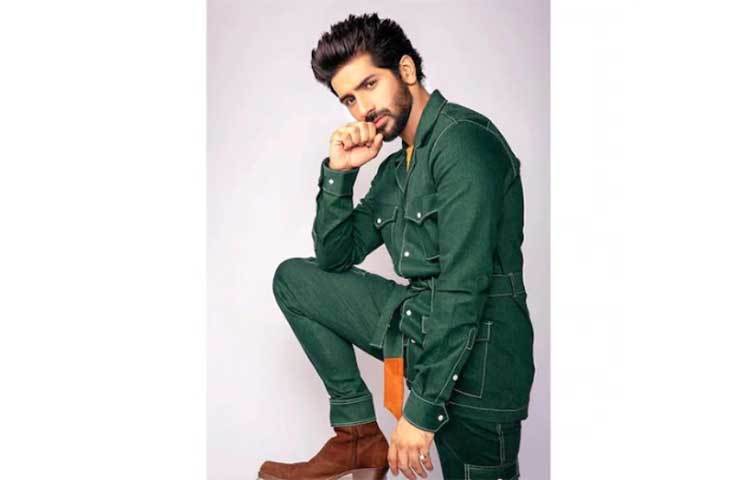 বরদান পুরি। বলিউডে নতুন পা রাখলেও তার পূর্ব পরিচয় রয়েছে। ইনি অমরেশ পুরির নাতি।