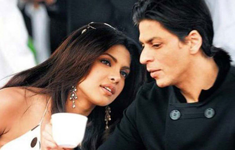 শাহরুখের কথায়, তার চুল যখনই অবিন্যস্ত হয়ে পড়ে, ঠিক মতো তা ব্রাশ করে দেন প্রিয়াঙ্কা। অন্তরঙ্গ বন্ধুত্বের কথা স্বীকার করেন দু’জনেই। কিন্তু তাদের বন্ধুত্ব নিয়ে ইন্ডাস্ট্রিতে গুঞ্জন ছড়াতে থাকে।