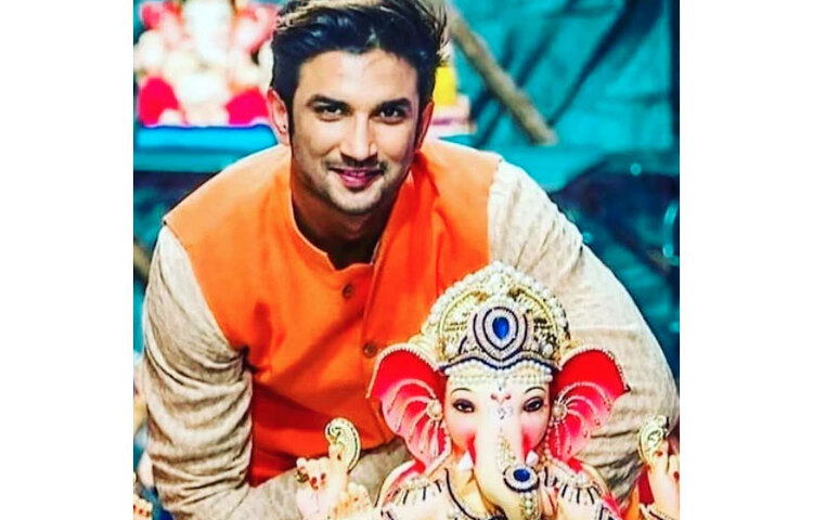 গত ১৪ জুন বাসভবন থেকে উদ্ধার হয় সুশান্ত সিংহ রাজপুতের দেহ। ৩৪ বছরের অভিনেতার মৃত্যু তদন্ত এখনও চালাচ্ছে তিন কেন্দ্রীয় সংস্থা সিবিআই, ইডি ও এনসিবি।