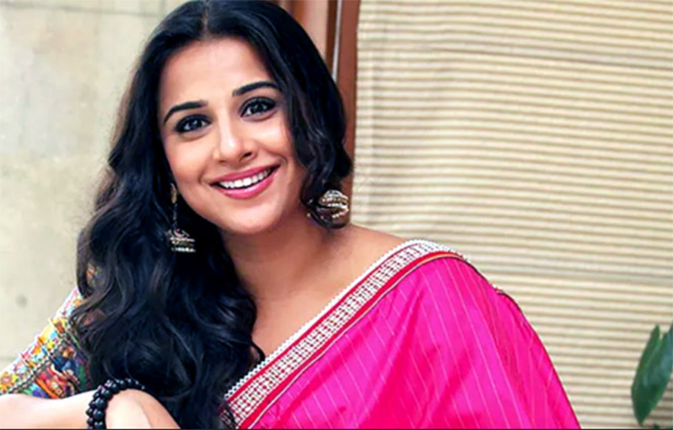 বলিউডে নিজের রাজত্ব গড়ে তোলার অনেক আগে সিরিয়ালেও দাপট দেখিয়েছিলেন বিদ্যা বালান। ‘হম পাঁচ’-এর মতো ‘সিটকম’-এ রাধিকা মাথুরকে আজও মনে রেখেছেন অনেকে। ছবি: সংগৃহীত