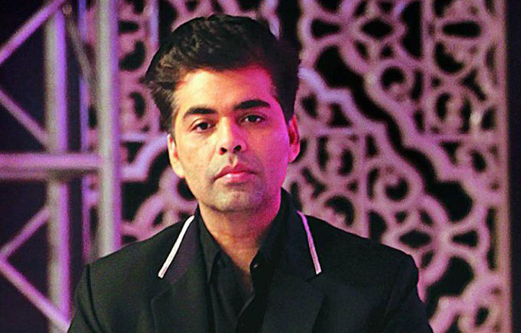 তারপরই গত কয়েক দিনে লাখ লাখ অনুরাগী হারান করণ। এত দিন ইনস্টাগ্রামে ১ কোটি ১০ লাখের বেশি ফলোয়ার ছিল করণের। গত কয়েক দিনে তা ১ কোটি ৫ লাখে এসে ঠেকেছে। ৫ লাখের বেশি মানুষ আনফলো করেছেন তাকে। করণ নিজেও বহু তারকাকে আনফলো করেছেন। এই মুহূর্তে প্রধানমন্ত্রী নরেন্দ্র মোদী, অমিতাভ বচ্চন, অক্ষয় কুমার-সহ হাতে গোনা কয়েক জনকেই ফলো করছেন তিনি।