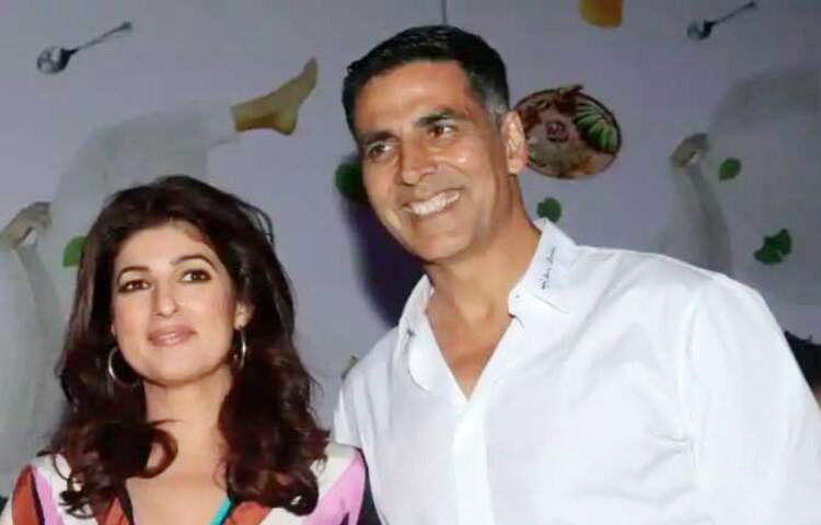 ১৯৯৯ সালে ইন্টারন্যাশনাল খিলাড়ির মুক্তির পর টুইঙ্কেল খান্নার সঙ্গে ডেট শুরু করেন অক্ষয় কুমার। ২০০১ সাল টুইঙ্কেলের সঙ্গে বিয়ের পিঁড়িতে বসেন অক্ষয়। ছবি: সংগৃহীত