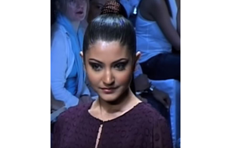 অনুশকার বালিকাবেলা।