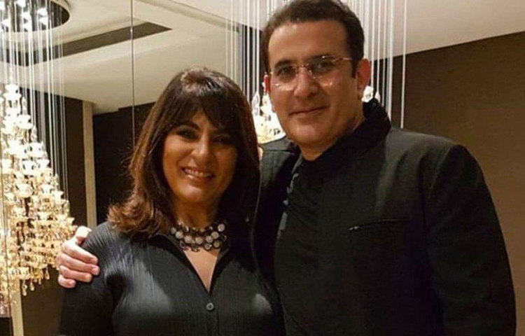 প্রেমের প্রস্তাবে রাজি হলেও অর্চনা বিয়ে করতে চাননি। তিনি এবং পরমীত লিভটুগেদার করতেন। সে সময়ে তাদের সম্পর্ক নিয়ে বহু আলোচনা হয়েছিল। তা ছাড়া তার এবং পরমীতের বয়সের ব্যবধান ছিল সাত বছর। সেটাও ছিল বলিউডি গসিপের অন্যতম আকর্ষণ।