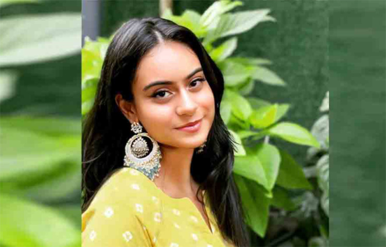 অনন্ত পটবা নামে ওই জ্যোতিষী আবার ফিল্মে নায়সার কেমন ভাগ্য হবে, তা-ও বলে দিয়েছেন। তার কথায়, ‘নায়সা দেবগণের রাশি বৃশ্চিক। তার রবি এবং শুক্র বেশ শক্তিশালী ঘরে রয়েছে। রবি সাফল্যের প্রতীক। শুক্র গ্লামারের। দুটিই বেশ ভালো জায়গায় অবস্থান করছে। কুণ্ডলী দেখে মনে হচ্ছে যে, তিনি অত্যন্ত বুদ্ধিমতী এবং ব্যক্তিত্বময়ী।’ ছবি: সংগৃহীত