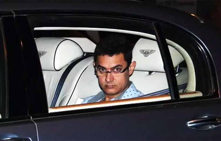 এই কারণে নিজের সুরক্ষার জন্য শাহরুখের মতোই মার্সিডিজ বেঞ্জ এস৬০০ গার্ড মডেলের গাড়ি কিনেছেন আমির খান। ছবি: সংগৃহীত