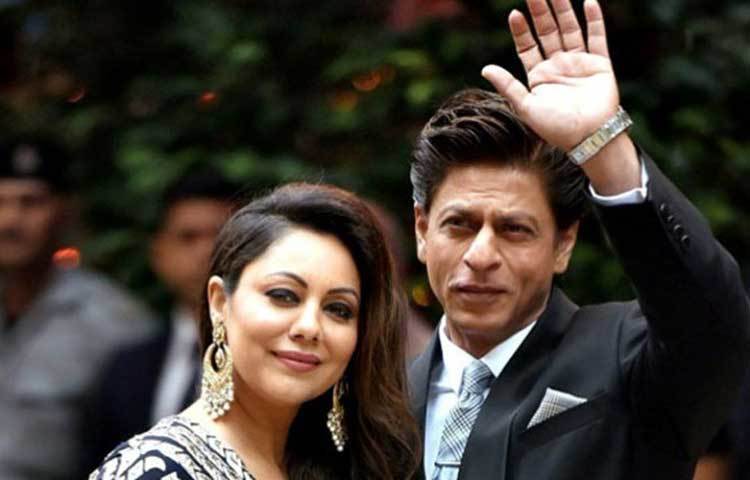 শাহরুখ এবং গৌরী খান: রেড চিলিস এন্টারটেইনমেন্ট শাহরুখ এবং গৌরীর প্রযোজনা সংস্থা। তারা একসঙ্গে প্রচুর ফিল্মের প্রযোজনা করেছেন। তাদের সম্পত্তির পরিমাণ নাকি প্রায় চার হাজার ৯৭৩ কোটি টাকা।