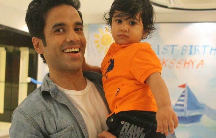 অভিনেতা তুষার কাপুরও ২০১৮ সালে সারোগেসির সাহায্যে পুত্রসন্তানের বাবা হন। ছেলের নাম রেখেছেন লক্ষ্য।