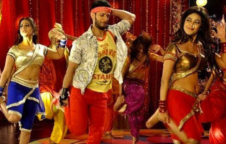 তার প্রথম হিন্দি ছবি ‘গ্যাং অব গোস্টস’ মুক্তি পেয়েছিল ২০১৪ সালে। সতীশ কৌশিকের পরিচালনায় এই ছবি ছিল ‘ভূতের ভবিষ্যৎ’-এর রিমেক।