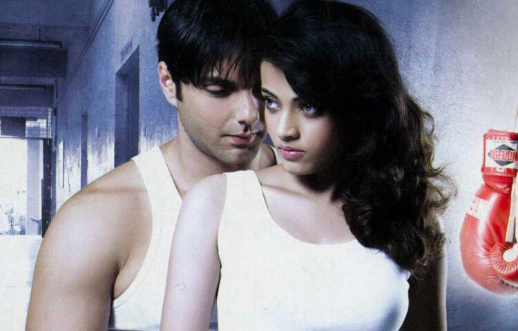 স্নেহার দ্বিতীয় ছবি ‘আরিয়ান’ ছিল সলমনের ভাই সোহেল খানের বিপরীতে। কিন্তু বক্স অফিসে সেই ছবি সফল হয়নি। এরপর স্নেহা চলে যান দক্ষিণী ইন্ডাস্ট্রিতে। পরপর বেশ কিছু তেলুগু, তামিল ও কন্নড় ছবিতে অভিনয় করেন তিনি।