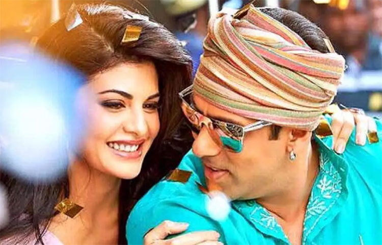 শুধু তা-ই নয়, ‘কিক’ ছবিতে অভিনয় করার জন্য অভিনেত্রী জ্যাকুলিন ফার্নান্দেজকেও আড়াই কোটি রুপি মূল্যের একটি চিত্র উপহার দিয়েছিলেন সলমন খান। ২০১৪ সালে মুক্তি পাওয়া এই ছবিতে নওয়াজউদ্দিন সিদ্দিকি, রণদীপ হুডা, মিঠুন চক্রবর্তী, সুমনা চক্রবর্তীকেও অভিনয় করতে দেখা দিয়েছে। ছবি: সংগৃহীত