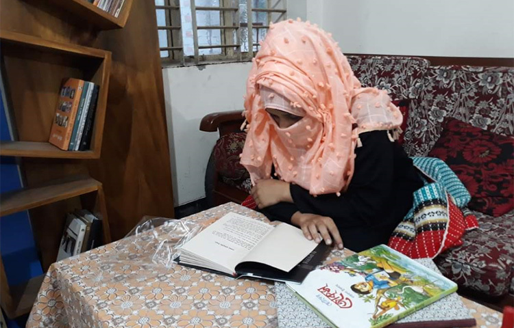 ছোটবেলা থেকেই যাতে শিশুরা বইপড়ায় অভ্যস্ত হয়, সে জন্যই এ আয়োজন। পাঠাগারটির সবগুলো কক্ষই সাজানো হয়েছে আলাদা চিন্তার জায়গা থেকে। শিশু-কিশোর থেকে প্রবীণ সবার জন্য ‘উন্মুক্ত গ্রন্থাগার’টি পরিচালিতও হয় নিয়মতান্ত্রিকভাবে। ছবি: মো. ছগির হোসেন