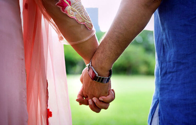 ‘তোমাকে জানানো ছাড়া আমি কোনো কাজই করি না’- এমন কথা মেয়েরা সব সময় শুনতে চায়। মেয়েরা সব সময় চায় ছেলেরা যেসব কাজই করুক না কেন, সেটা করার আগে যেন তাকে বলে করে।