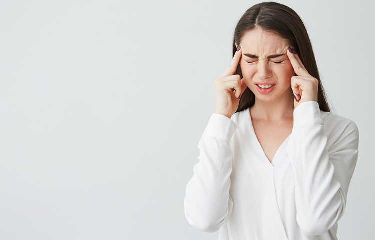 আধুনিক জীবনযাপনের ব্যস্ততায় আমাদের দেহে বাসা বাঁধছে বিভিন্ন মারণব্যাধী। অস্বাস্থ্যকর খাওয়াদাওয়া, শরীরচর্চা না করার ফলে দিন দিন বেড়ে যাচ্ছে রোগের প্রকোপ। তেমনই কমবয়সীদের মধ্যে সম্প্রতি দেখা দিচ্ছে ব্রেন স্ট্রোকের মতো গুরুতর সমস্যা। ছবি: সংগৃহীত