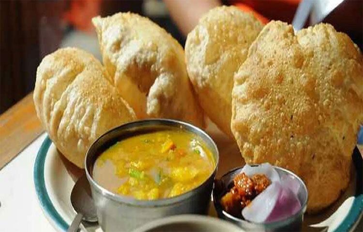 ওজন কমাতে হলে খাবার ঠিক সময়ে খেতে হবে এবং সঙ্গে শারীরিক কসরত করতে হবে। বিশেষজ্ঞরা বলছেন, যে কোনো সময়ে নয়, বরং একটি নির্দিষ্ট সময়ে সকালের নাস্তা খেলে তা ওজন কমানোর কাজে আসে। ছবি: সংগৃহীত