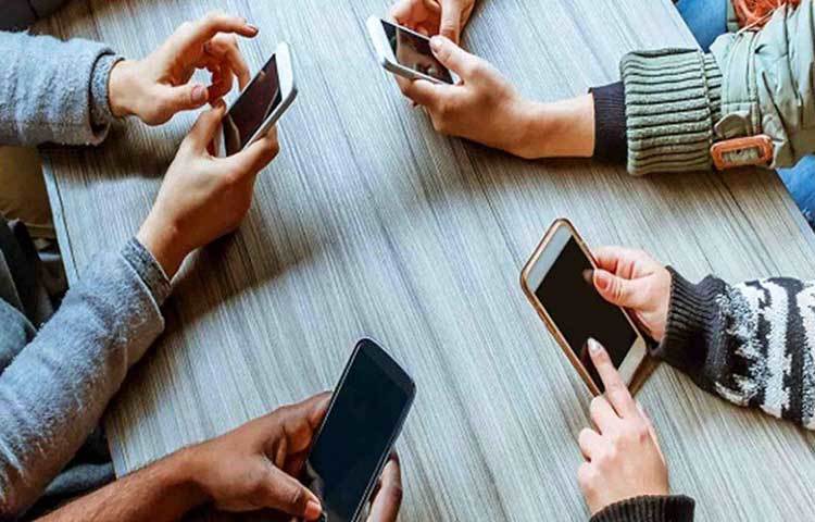 স্কুলের শিক্ষক এবং পরিবার উভয় দিক থেকেই সাহায্য এবং সমর্থন পান দু’জনেই। এরকম একটা যন্ত্র তৈরি করতে প্রয়োজনীয় যাবতীয় জিনিসপত্র কেনার টাকা দিয়েছিল পরিবার। তিন মাস লেগেছিল এই প্রোজেক্টটা শেষ করতে।