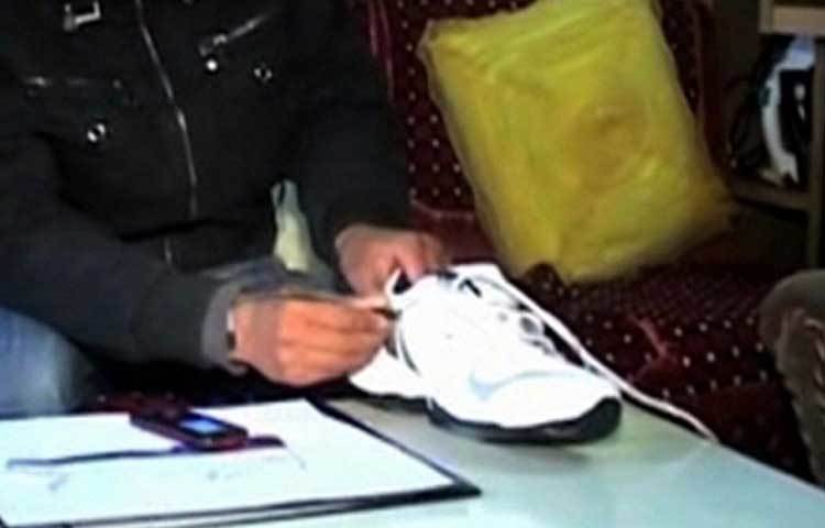 প্রথম যখন এই মডেলটি বানিয়েছিলেন তারা, খরচ হয়েছিল দু’হাজার টাকা। কিন্তু অনেকটা পরিমাণ একসঙ্গে তৈরি করা গেলে, খরচ পাঁচশো টাকায় নেমে আসবে। যাতে প্রত্যেকের সাধ্যের মধ্যেই এই জুতো থাকে, তারই আপ্রাণ চেষ্টা চালাচ্ছেন তারা।