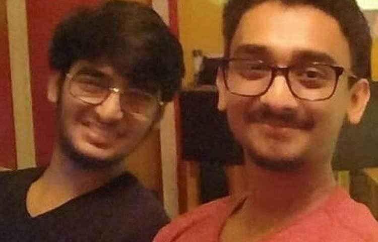 মোহক এখন দিল্লির ভারতী বিদ্যাপীঠ কলেজ অব ইঞ্জিনিয়ারিংয়ে পড়ছেন আর আনন্দ চেন্নাইয়ের ভেলোর ইনস্টিটিউট অব টেকনোলজিতে।