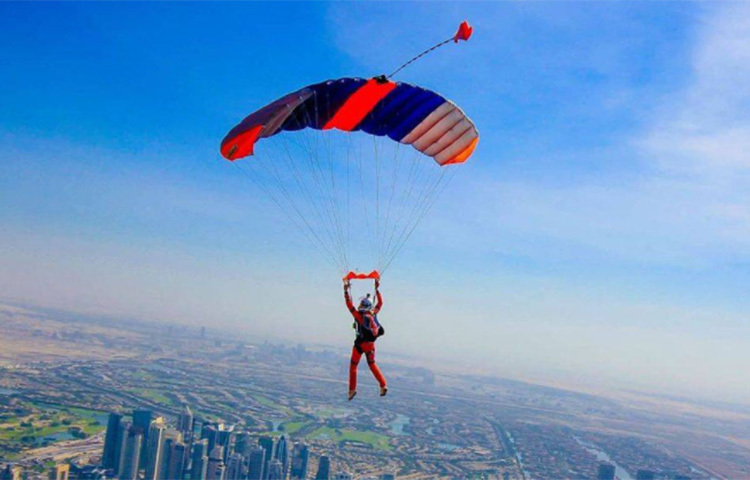 নিকোলে কতটা দুঃসাহসী তা তার ইনস্টাগ্রামের ছবি থেকেই স্পষ্ট। একাধিক রোমাঞ্চকর ছবি রয়েছে তাতে। ছবি: সংগৃহীত