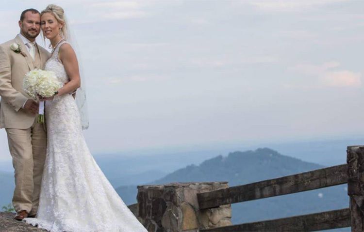 এর বাইরে খুব বেশি ব্যক্তিগত তথ্য এখনও জানা যায়নি তার সম্পর্কে। তবে নিকোল বিবাহিত। ইনস্টাগ্রামে নিজের বিয়ের ছবিও পোস্ট করেছেন তিনি। ছবি: সংগৃহীত