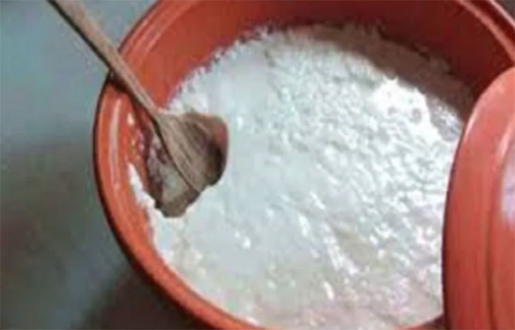 টক দই প্রধানত হজমে সাহায্য করে, হজম শক্তি বৃদ্ধি করতে টক দইয়ের অপার গুণ রয়েছে।