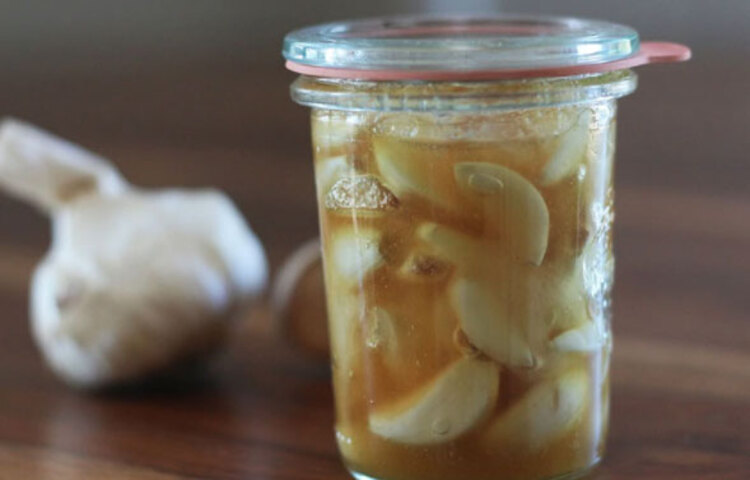 ৩-৪ কোয়া রসুন থেঁতো করে, ১ চামচ রস বের করে খান, ভালো ফল মিলবে।