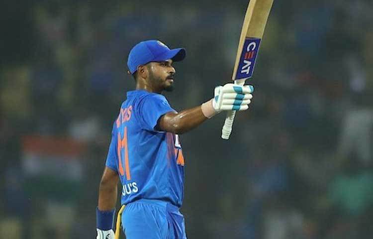 শ্রেয়াস আইয়ার: দেশের প্রাক্তন হেড কোচ অনিল কুম্বলে জানিয়েছেন, শ্রেয়াস আইয়ারকে চার নম্বরে দেখতে চান তিনি। চেন্নাইয়ে তাকেই হয়তো চার নম্বরে নামাবেন কোহলি। চার নম্বরে নেমে শ্রেয়াস আইয়ার কি নির্ভরতা দিতে পারবেন? তার দক্ষতায় বিশ্বাস রাখছেন সবাই।