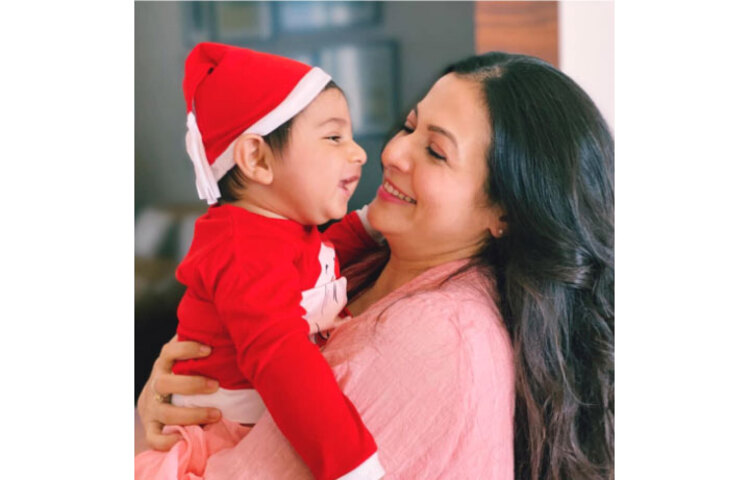 ক্রিসমাসে সান্তা হাজির হয়ে আরও বেশি করে আনন্দ, খুশিতে সবার জীবন ভরিয়ে দেবেন বলে আশা প্রকাশ করেন অভিনেত্রী। ছবি: সংগৃহীত