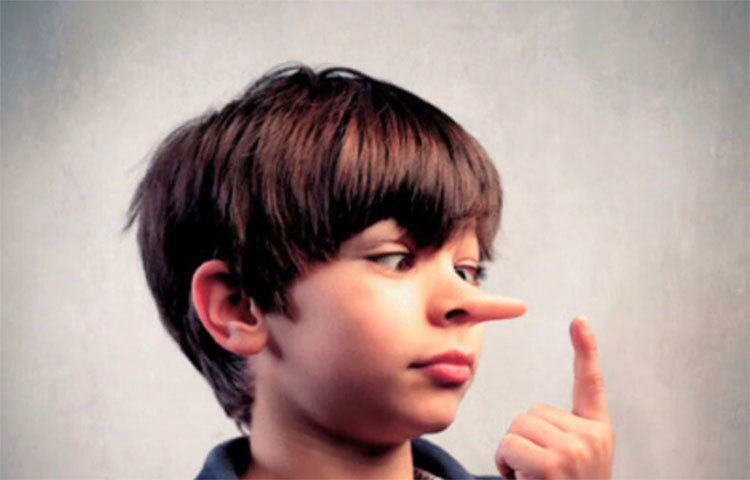 মনোবিদদের মতে শিশুদের মিথ্যা কথা বলার প্রবণতাকে খুঁটিয়ে বিশ্লেষণ করা উচিৎ। কোন শিশু কেন মিথ্যা বলছে তা আগে বুঝুন। কারণে-অকারণে মিথ্যা বলার প্রবণতা কিন্তু বড় কোনো বিহেভিয়াল প্রবলেমের ইঙ্গিত।