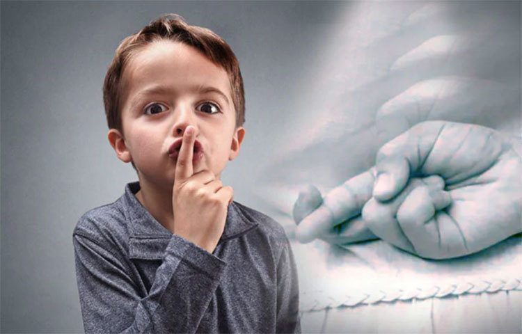 মনোবিদদের মতে ৬ বছর বয়সের পর শিশুদের ‘সুপার ইগো’র বিকাশ ঘটে। তার ফলে কোনটা ঠিক আর কোনটা ভুল সে বুঝতে শেখে। এই সময় নীতিকথামূলক গল্প শোনান।