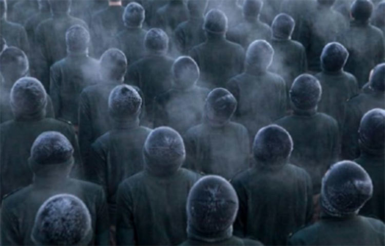 চীন রাশিয়া সীমান্তের হেইহিতে মাইনাস ১০ ডিগ্রি সেলসিয়াস তাপমাত্রায় প্রশিক্ষণ চলছে চীনা সেনাদের।