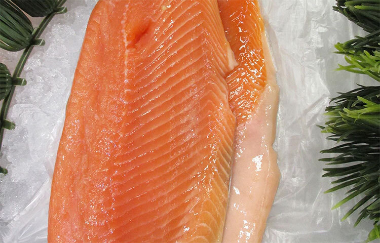 মাছ একটু বেশি রান্না হলে স্বাদ নষ্ট হয়ে যায়। মাছ ভেঙে যায়। তাতে তরকারির স্বাদ নষ্ট হয়ে যায়। তাই মাছ কখনো প্রেসার কুকারে করা ঠিক নয়। আর মাছ রান্নায় সময়ও খুব কম লাগে। তাই প্রেসার কুকারে এটি রান্না না করাই ভালো। ছবি: সংগৃহীত