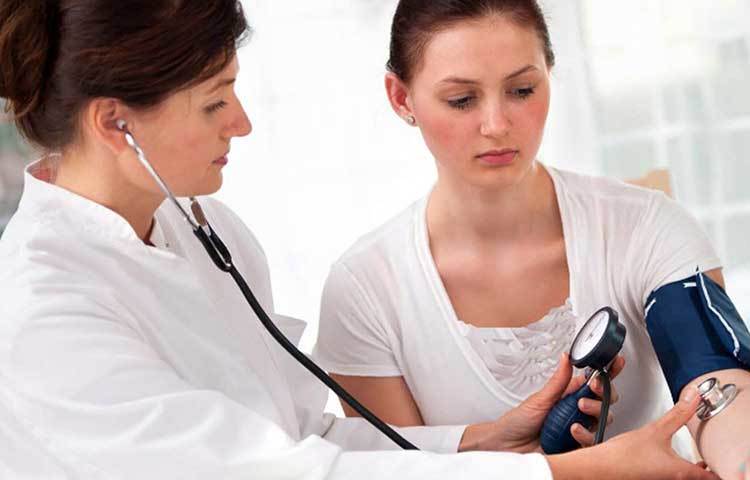 জ্বর, কাশি ও শ্বাসকষ্ট দেখা দিলে দ্রুত ডাক্তারের পরামর্শ নিতে হবে, ভ্রমণ করা যাবে না।