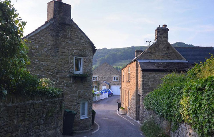 কিন্তু জানেন কি আজ থেকে সাড়ে তিনশো বছর আগে ইংল্যান্ডের একটি ছোট্ট গ্রাম সারা বিশ্বের কাছে লকডাউনের অর্থ শিখিয়ে গিয়েছিল। ছবি: সংগৃহীত