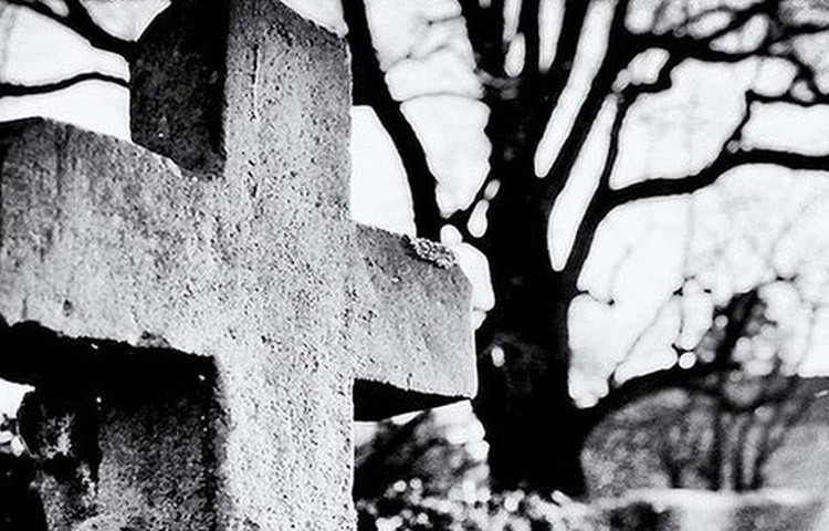 ১৬৬৫ সালে মহামারির কবলে পড়েছিল ইয়াম। পিক জেলা জাতীয় উদ্যানের মধ্যেই রয়েছে গ্রামটি। অরণ্যের মধ্যে গ্রাম হওয়ায় এর জনসংখ্যা তুলনামূলকভাবে কমই। ২০১১ আদমশুমারি অনুযায়ী সেখানে জনসংখ্যা মাত্র ৯৬৯ জন। ছবি: সংগৃহীত