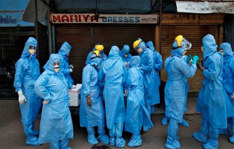 চীন, ইউরোপ এমন কী আমেরিকাতেও করোনা সংক্রমণের হার ধীরে ধীরে কমছে। তবে এতে আত্মতুষ্টির কোনো জায়গা নেই বলেই সতর্ক করে দিল বিশ্ব স্বাস্থ্য সংস্থা।