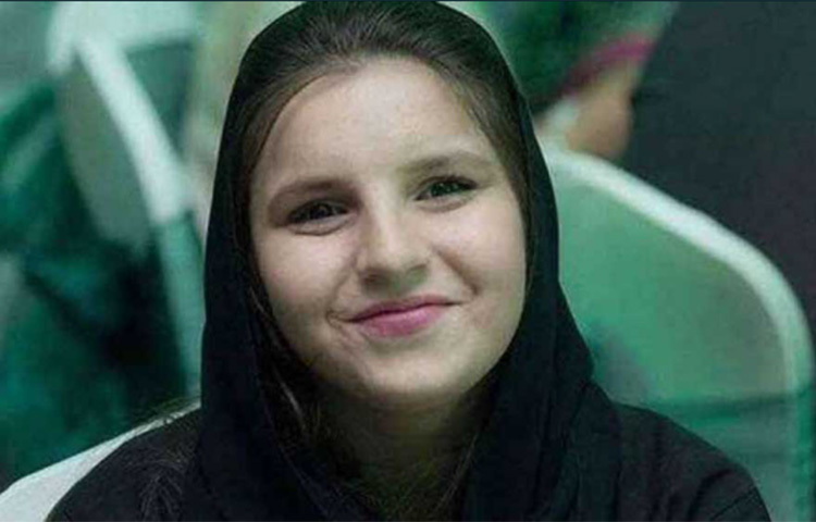 ২০ বছরের আকসার সঙ্গে এখনই যদিও শাহিনের বিয়ে হবে না। পড়াশোনা শেষ করে তবেই বিয়ে করবেন আফ্রিদিকন্যা। ছবি: সংগৃহীত